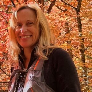 Meet your Posher, Essie